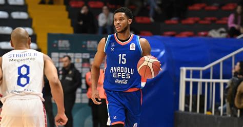 Efes picks up high.